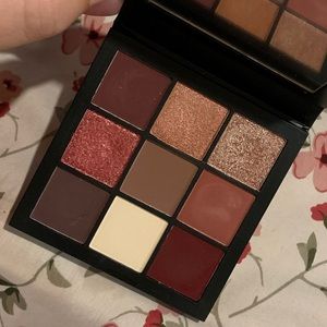 Huda Beauty mauve obsession palette